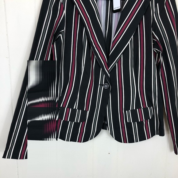 NWT Soho Apparel Striped Fitted Blazer Sz S - Picture 3 of 7